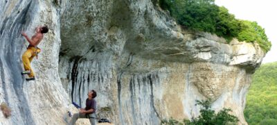 Voie d'escalade jaune à Baderne la croix